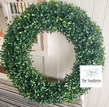 Load image into Gallery viewer, Round Faux Boxwood Wreath