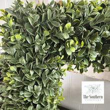 Load image into Gallery viewer, Square Faux Boxwood Wreath
