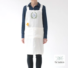 Load image into Gallery viewer, Linen Apron - Laurel Framed Monogram
