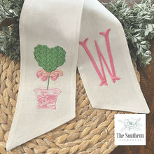 Load image into Gallery viewer, Linen Wreath/Basket Sash - Chinoiserie Heart Topiary