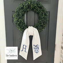 Load image into Gallery viewer, Linen Wreath/Basket Sash - Chinoiserie Dreidel