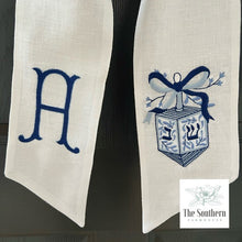 Load image into Gallery viewer, Linen Wreath/Basket Sash - Chinoiserie Dreidel