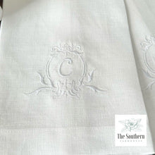 Load image into Gallery viewer, Tea/Guest Towel - Vintage Crest Monogram