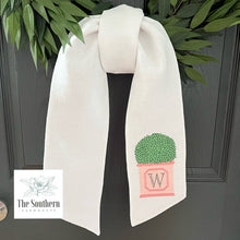 Load image into Gallery viewer, Linen Wreath/Basket Sash - Hamptons Planter Monogram
